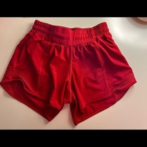 Lululemon Hotty Hot Low-Rise Lined Short 4” dark red